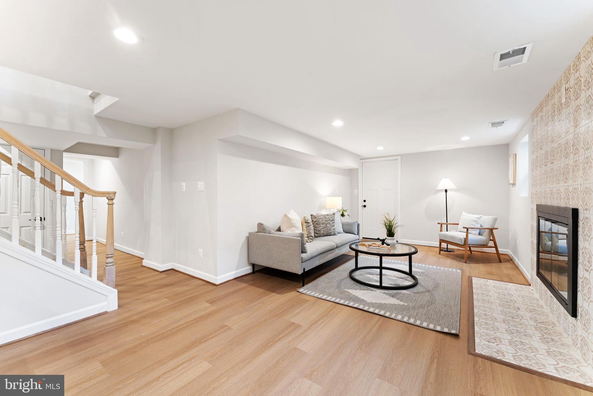 32 Eastmoor Dr