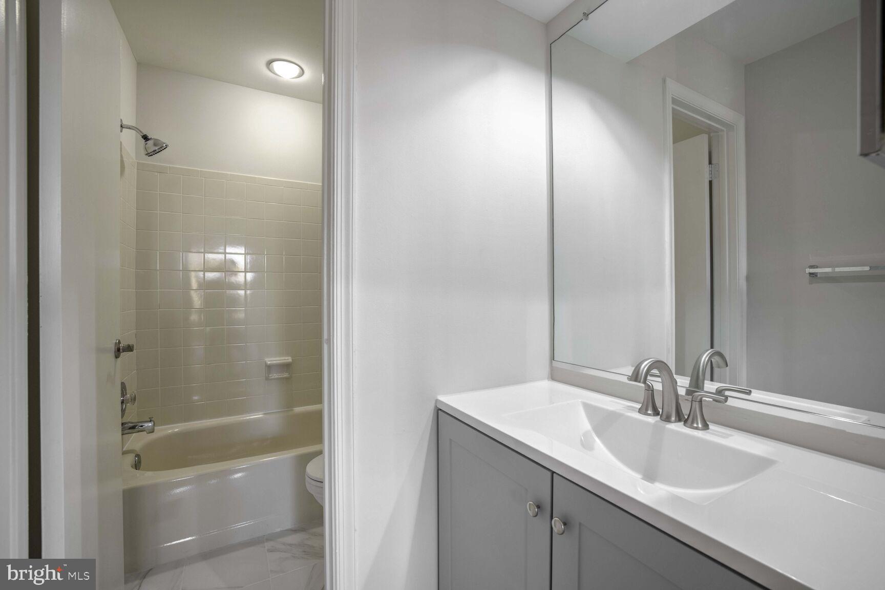 14905 Forest Landing Cir