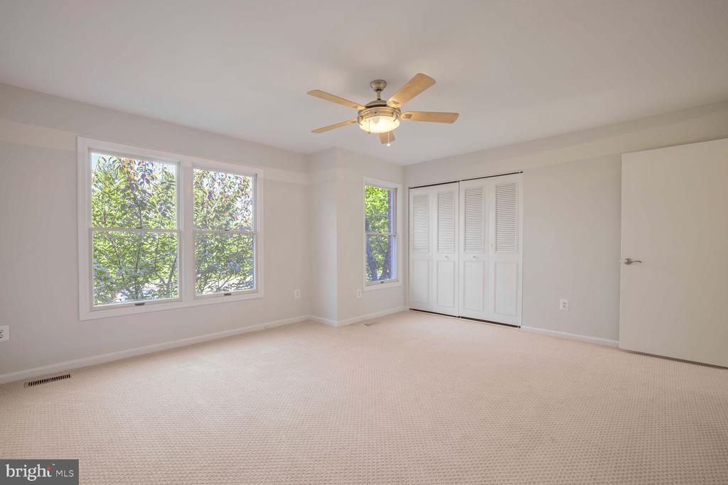 14905 Forest Landing Cir