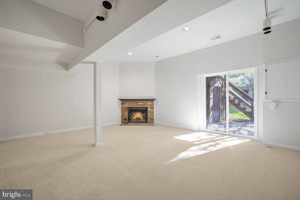 14905 Forest Landing Cir