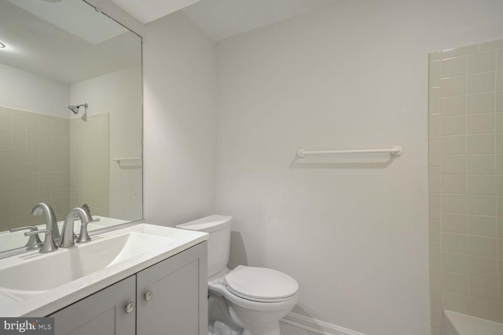 14905 Forest Landing Cir
