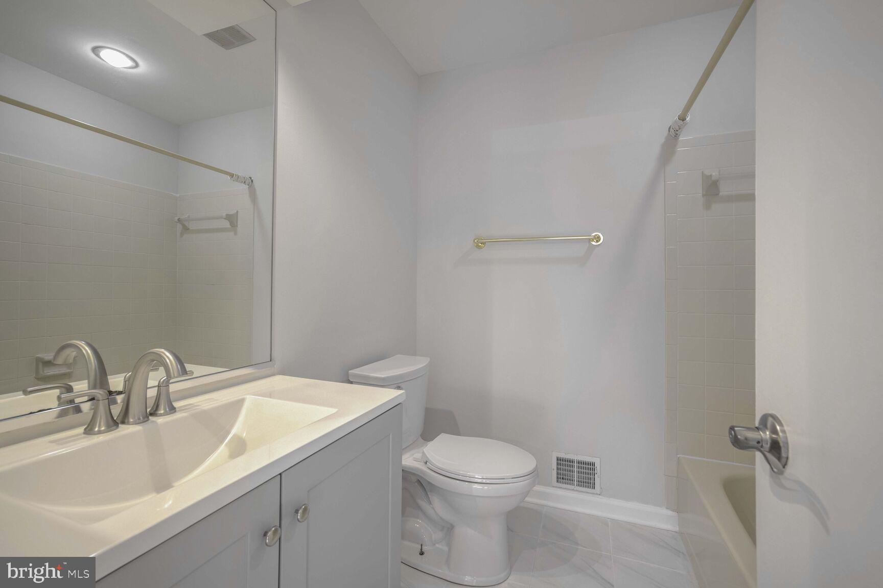 14905 Forest Landing Cir