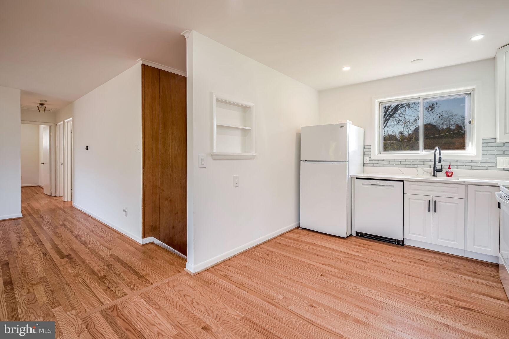 4 Rollins Ct