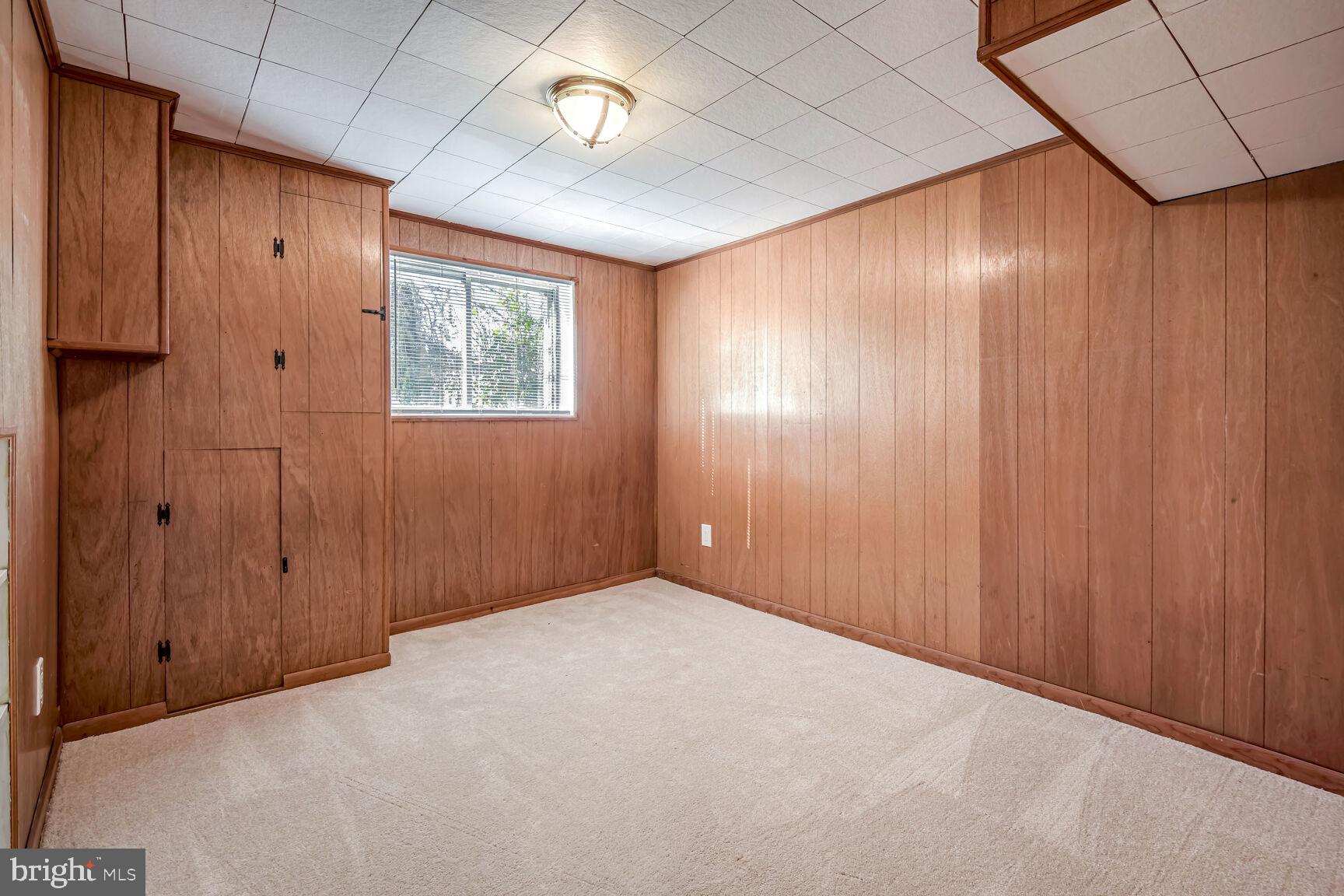 4 Rollins Ct