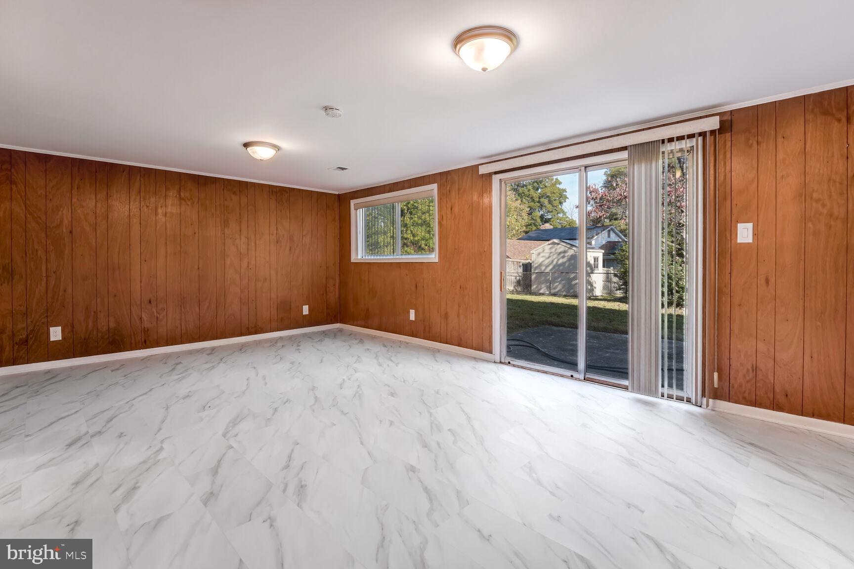 4 Rollins Ct