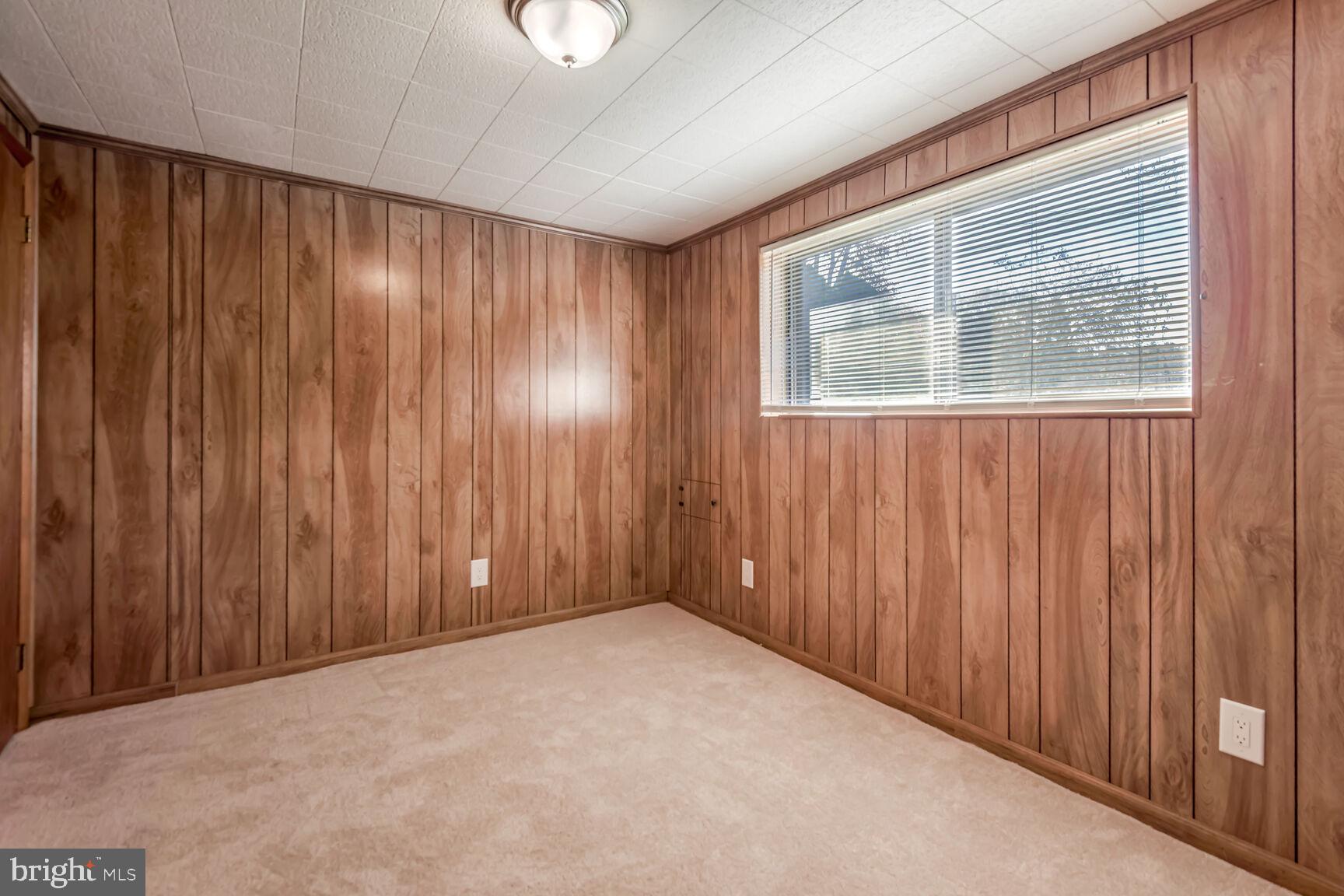 4 Rollins Ct