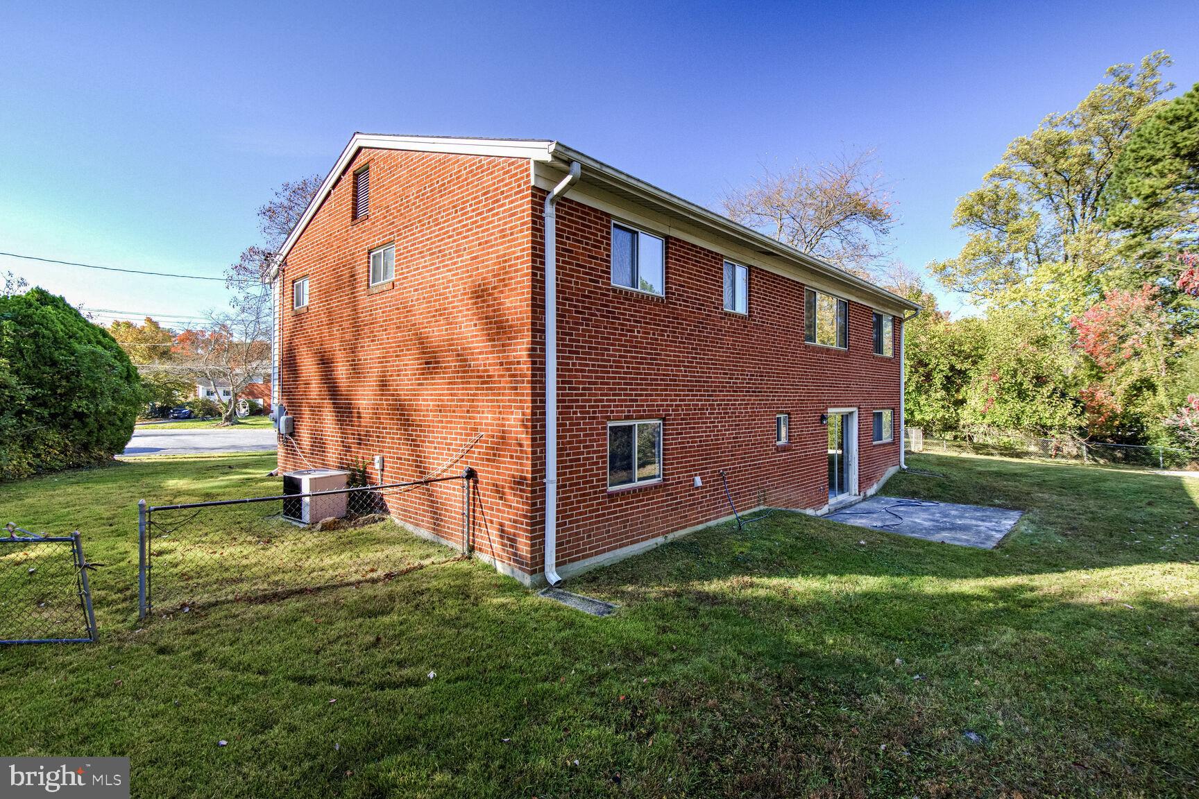 4 Rollins Ct
