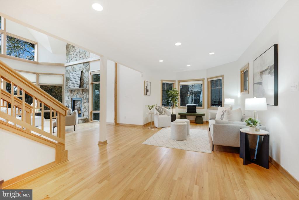 6410 BROOKES LANE