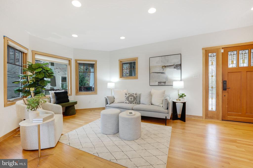 6410 BROOKES LANE