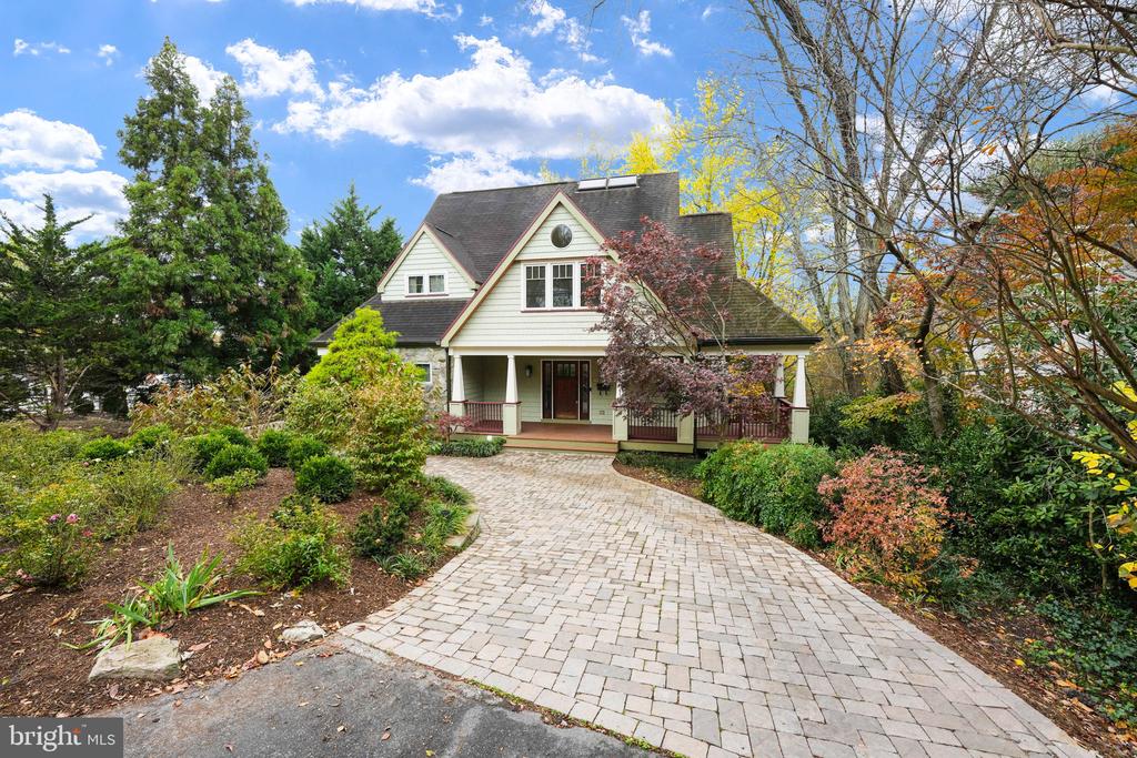 6410 BROOKES LANE