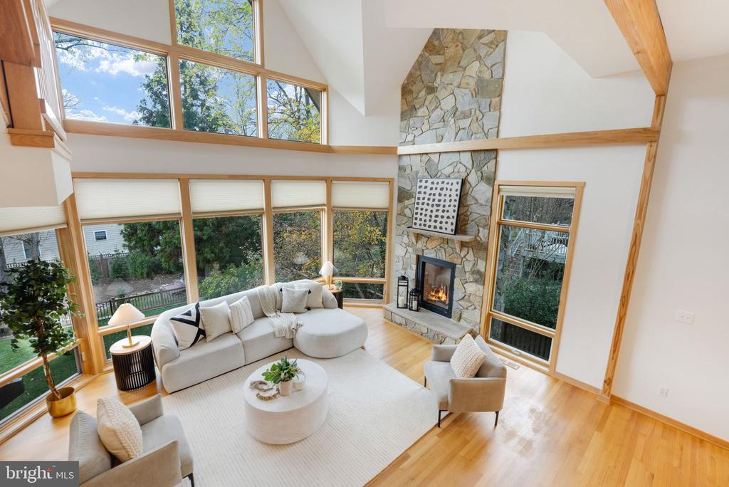 6410 BROOKES LANE