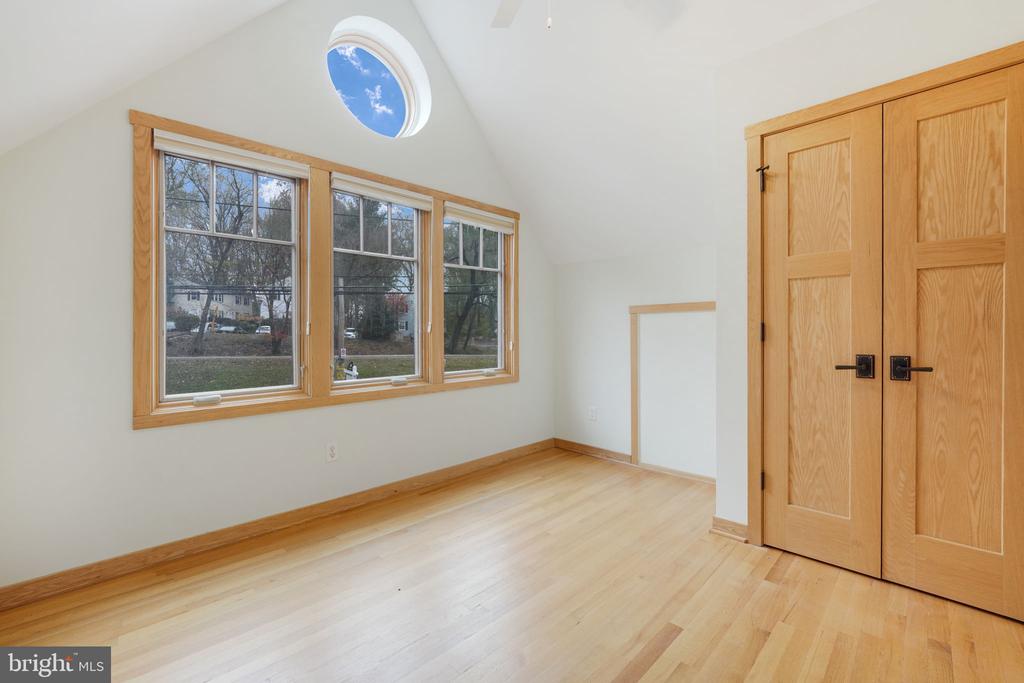 6410 BROOKES LANE