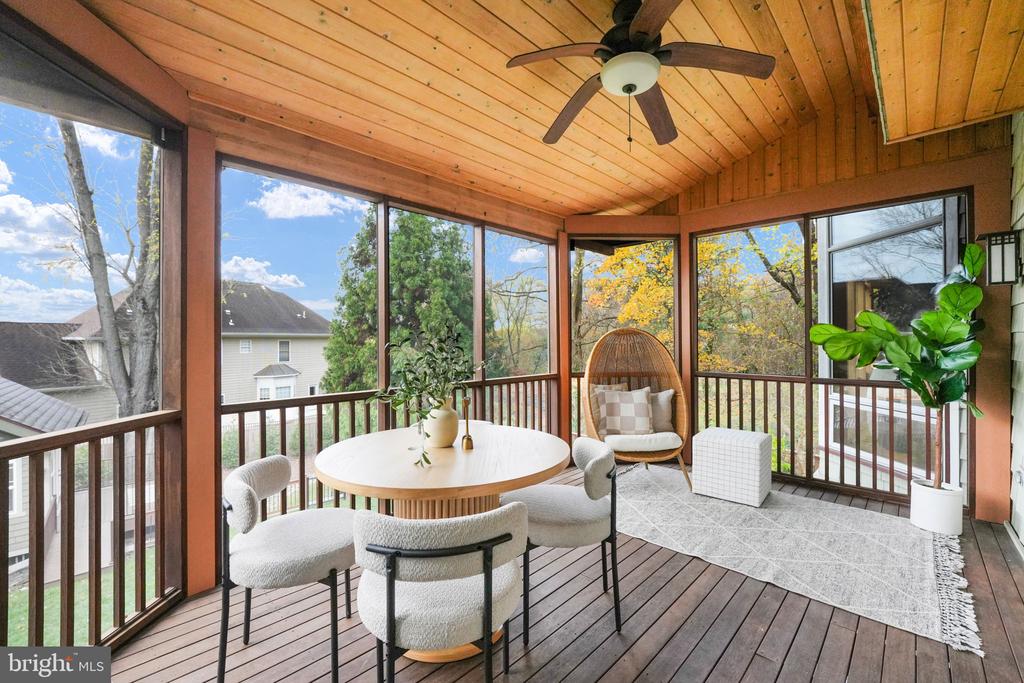 6410 BROOKES LANE