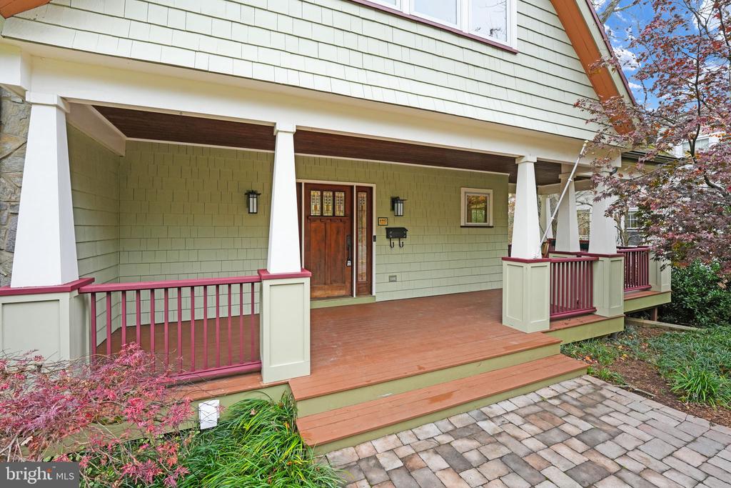 6410 BROOKES LANE
