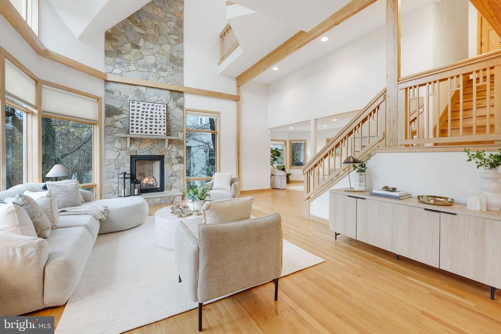 6410 BROOKES LANE