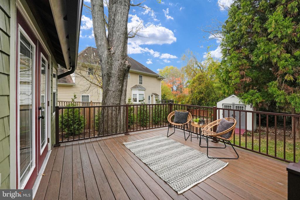 6410 BROOKES LANE