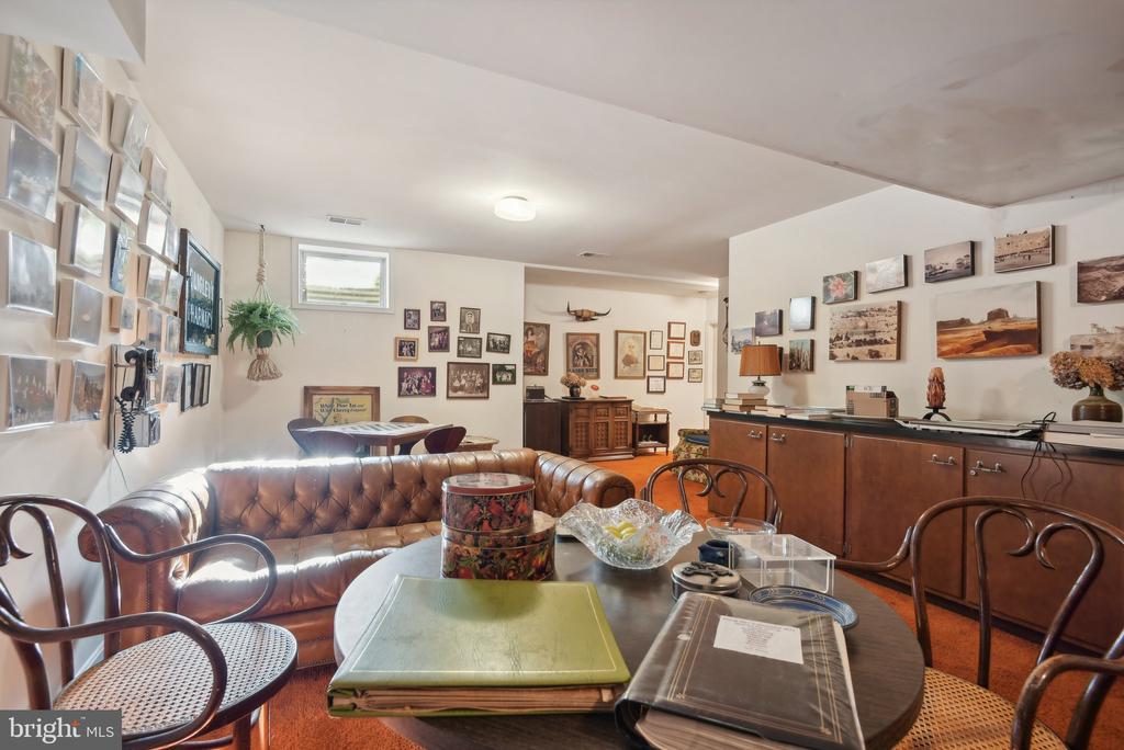 5713 Magic Mountain Dr