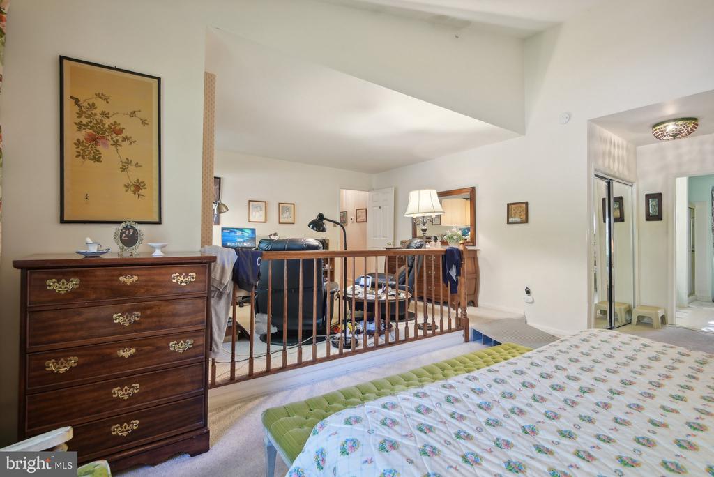 5713 Magic Mountain Dr