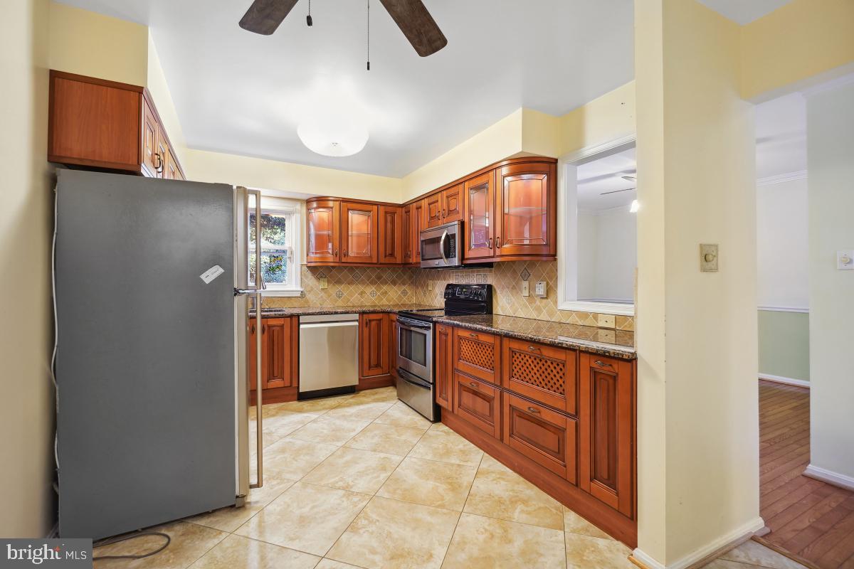 907 WILD FOREST DRIVE