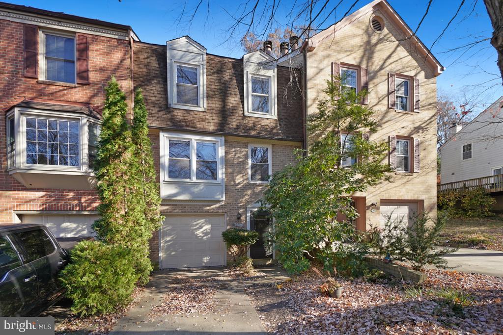 907 WILD FOREST DRIVE
