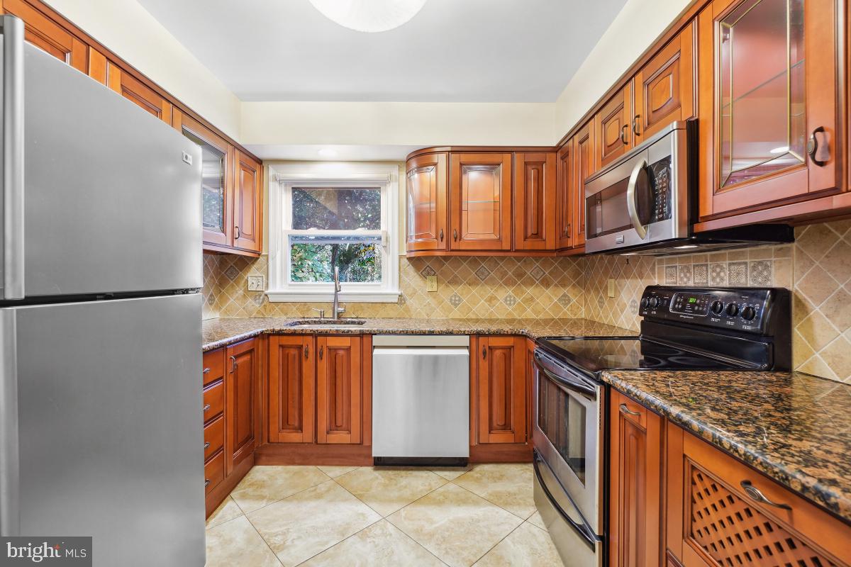 907 WILD FOREST DRIVE