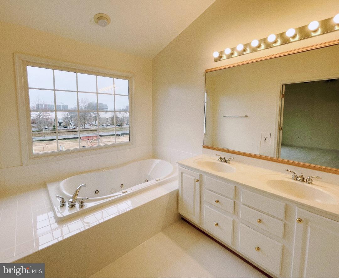 6124 STONEHENGE PL 9