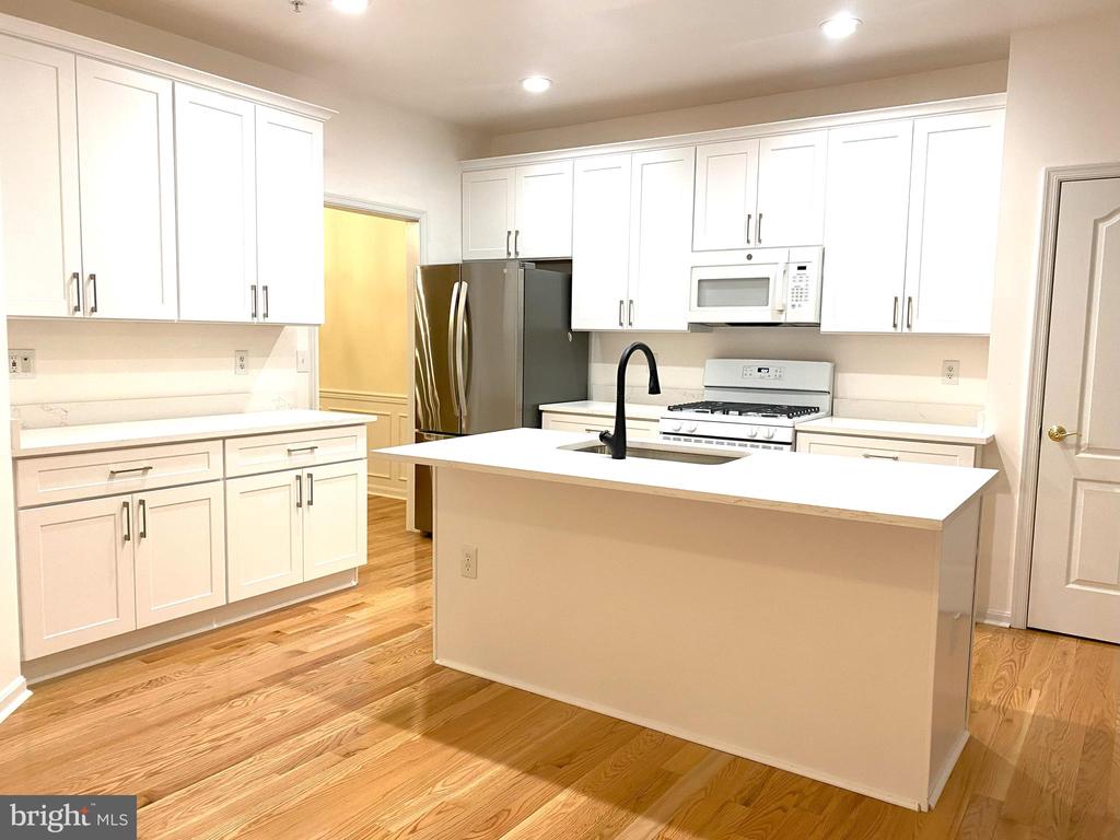 6124 STONEHENGE PL 9