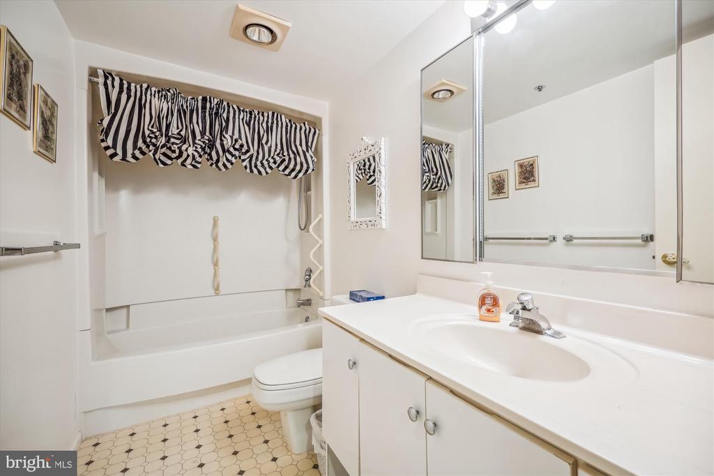 3310 N LEISURE WORLD BOULEVARD 111-6