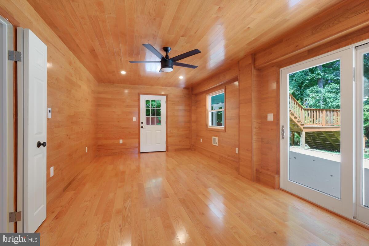6609 Tilden Ln