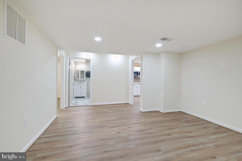 6609 Tilden Ln