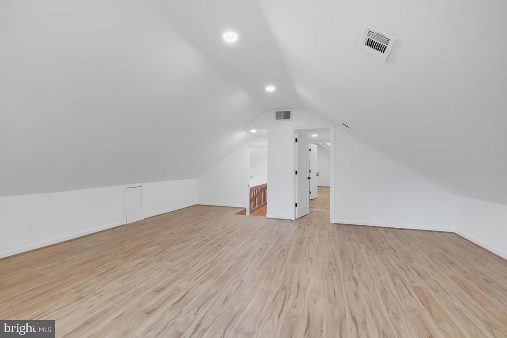 6609 Tilden Ln