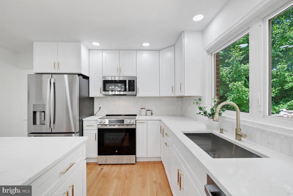 6609 Tilden Ln