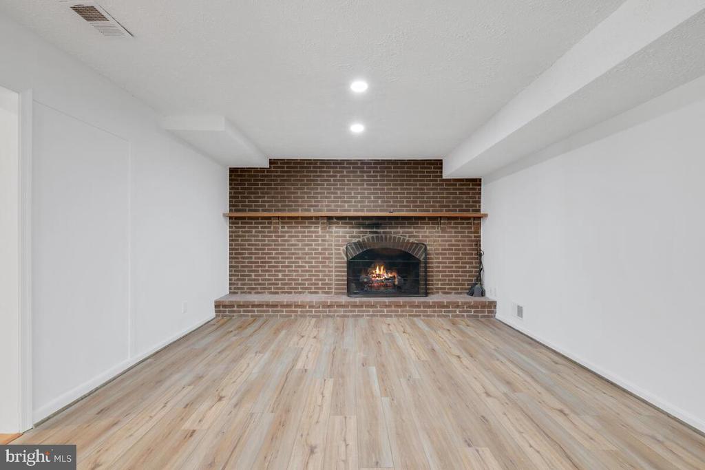 6609 Tilden Ln
