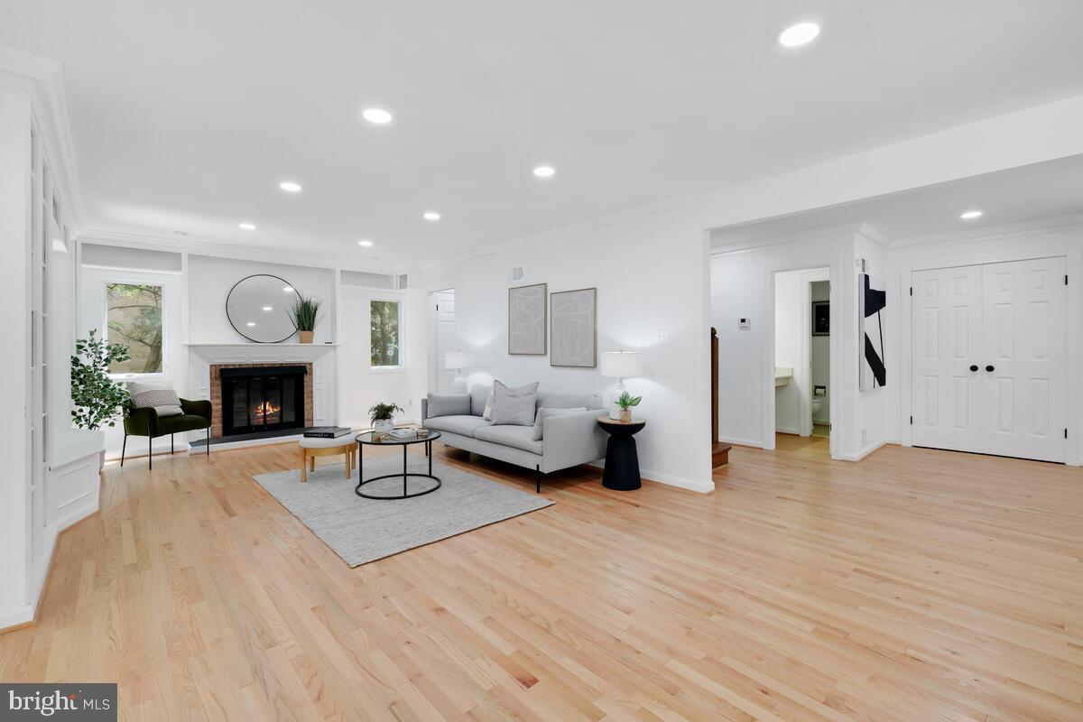 6609 Tilden Ln