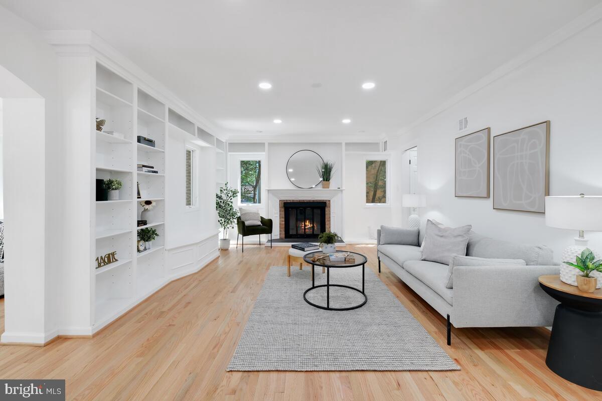 6609 Tilden Ln