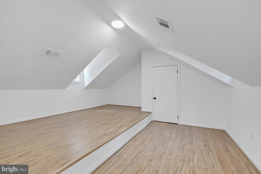 6609 Tilden Ln