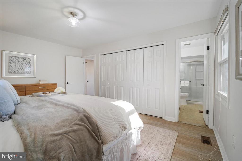 13301 ROCKVIEW COURT
