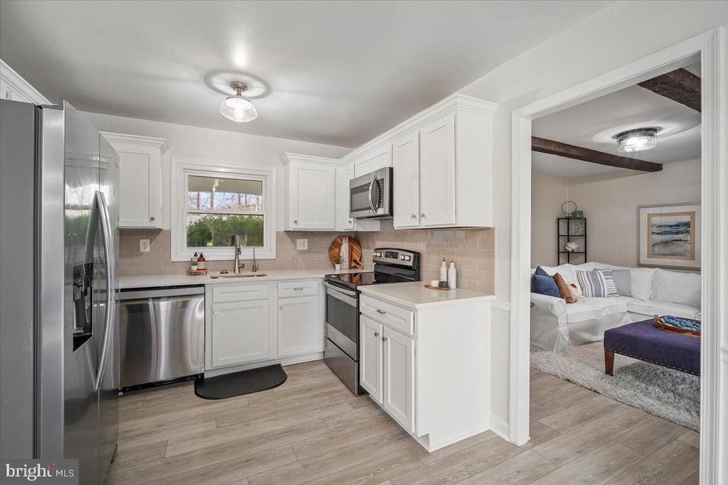 13301 ROCKVIEW COURT