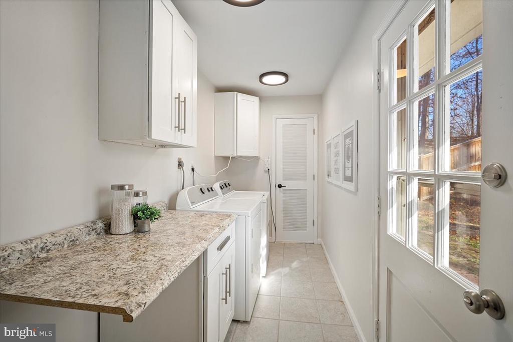 13301 ROCKVIEW COURT