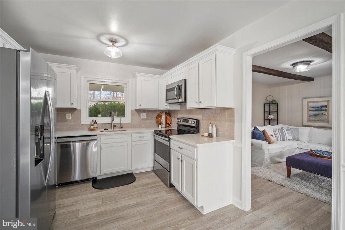 13301 ROCKVIEW COURT