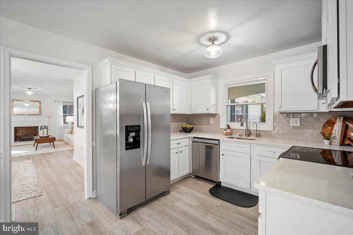 13301 ROCKVIEW COURT