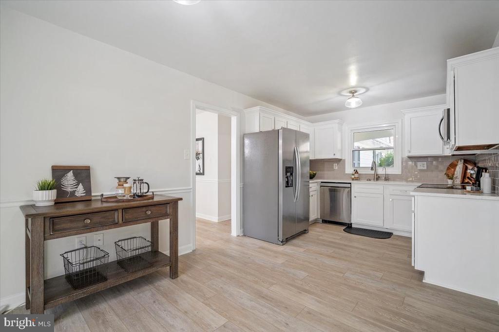 13301 ROCKVIEW COURT