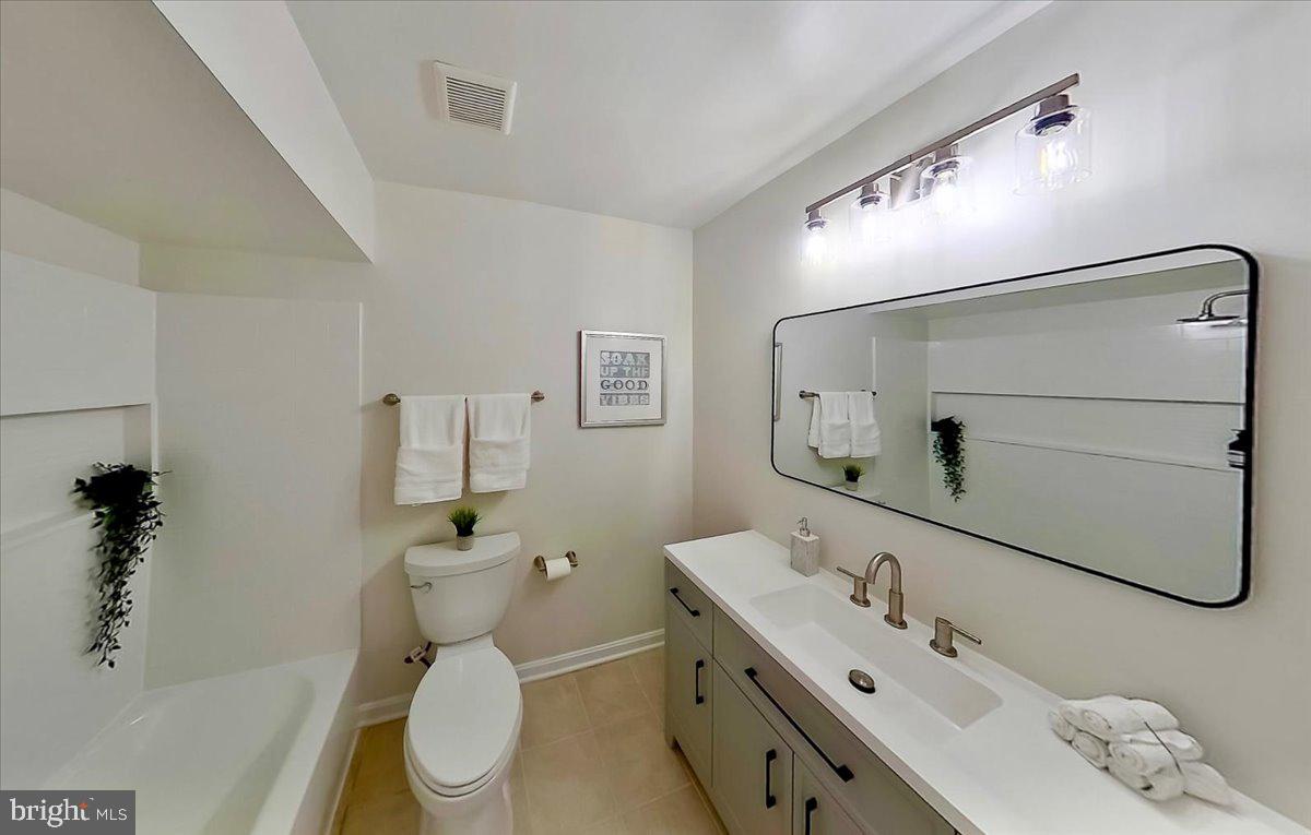 13301 ROCKVIEW COURT