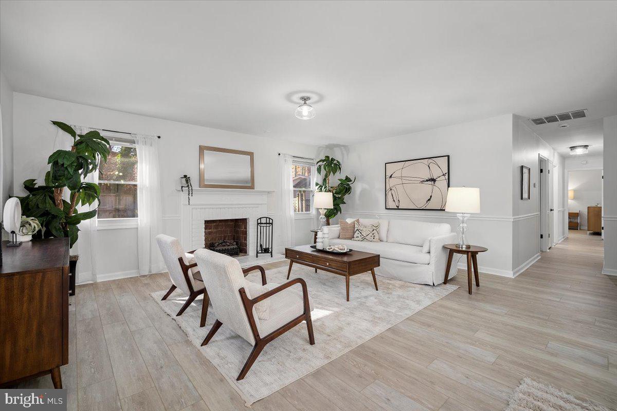 13301 ROCKVIEW COURT