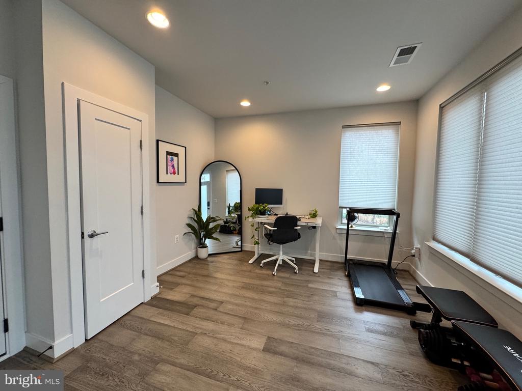 866 THOMPSON CRESCENT 36