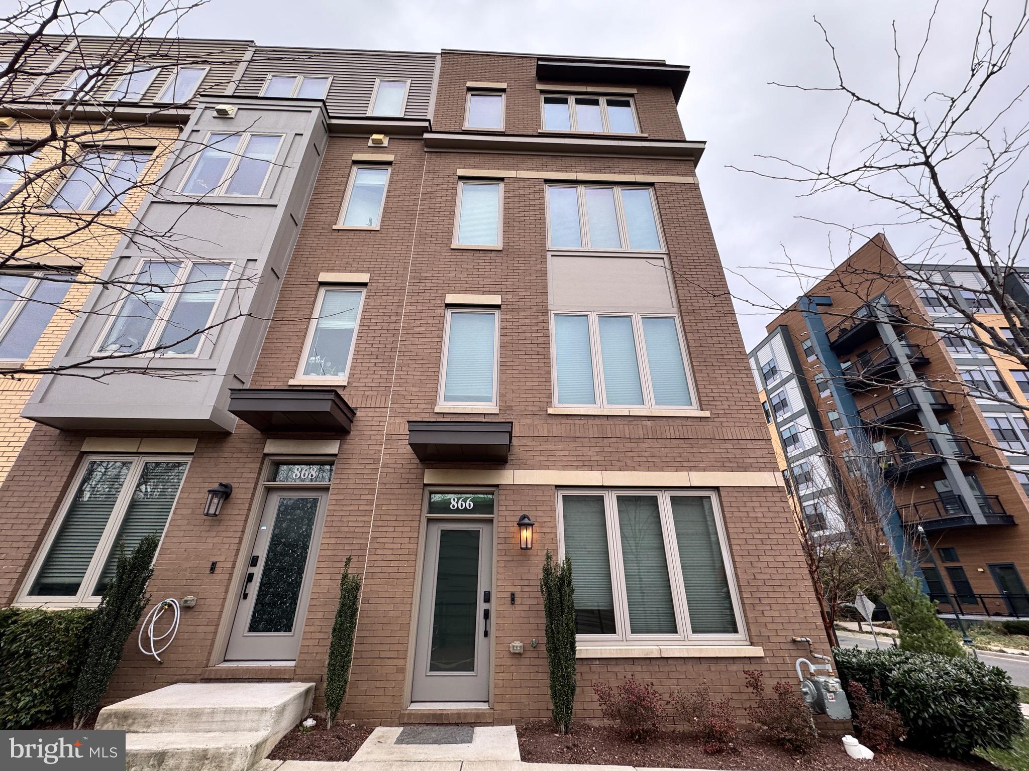 866 THOMPSON CRESCENT 36