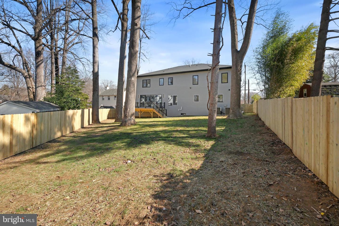 9704 Cedar Ln