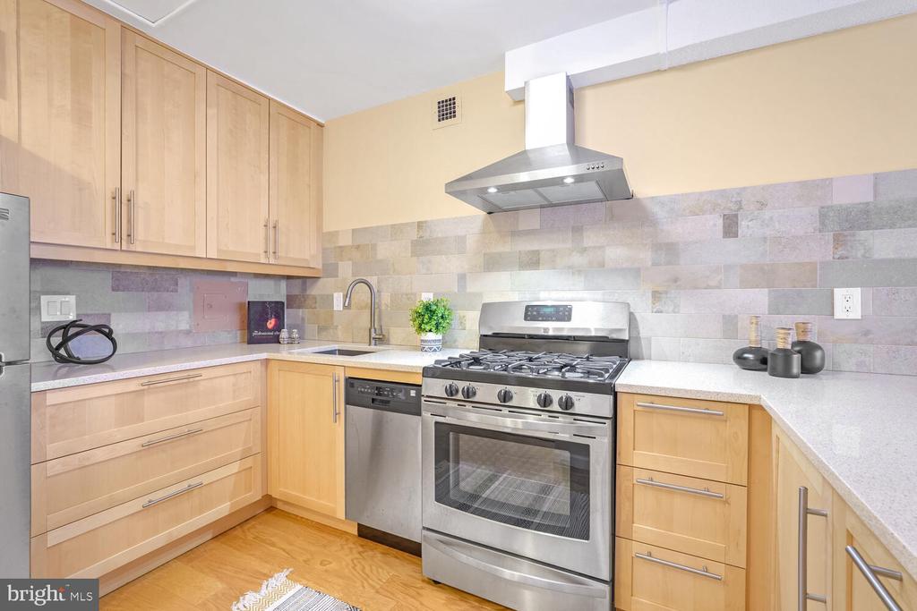 4515 WILLARD AVE 1518S