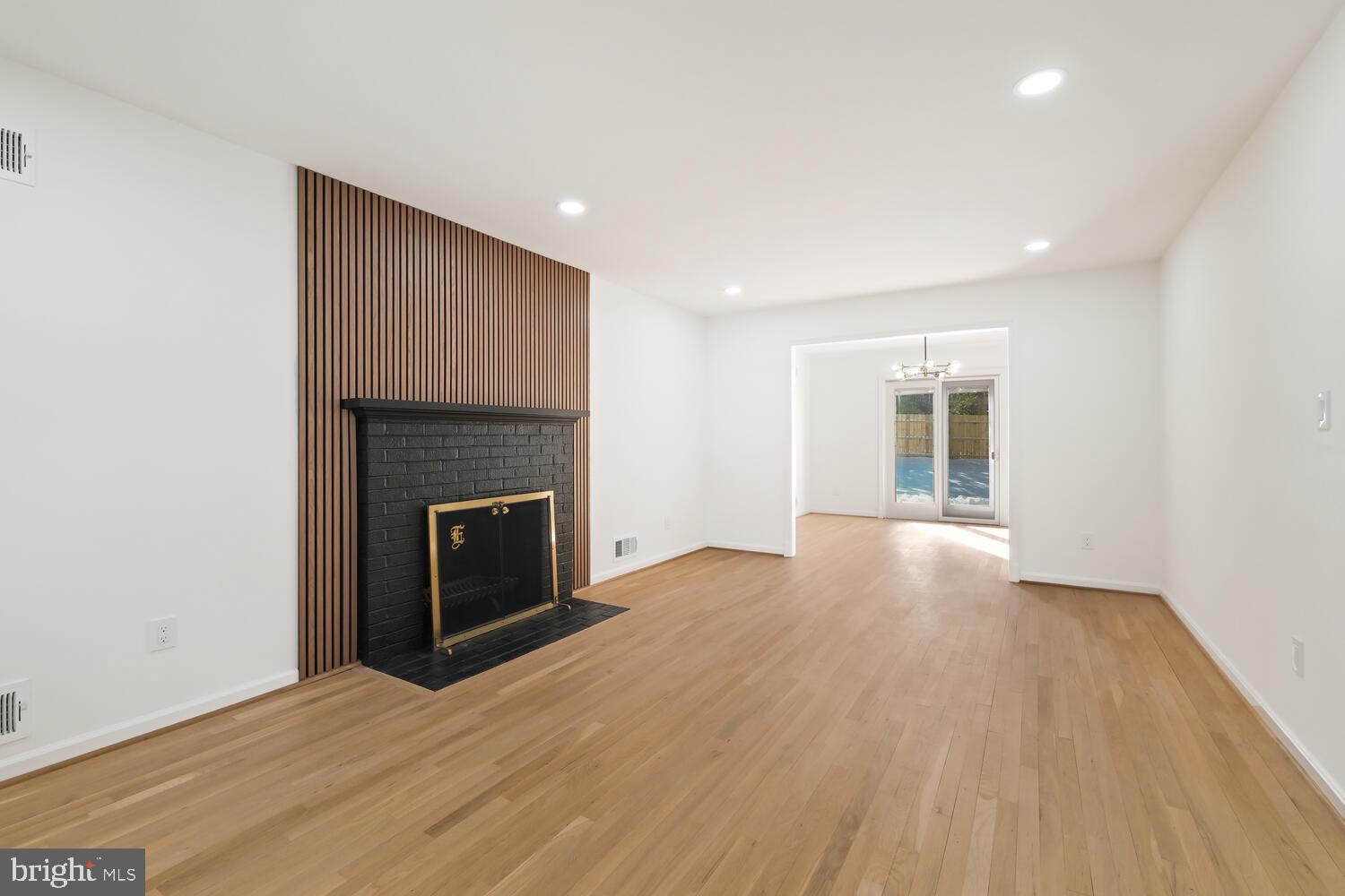6513 WINDERMERE CIR