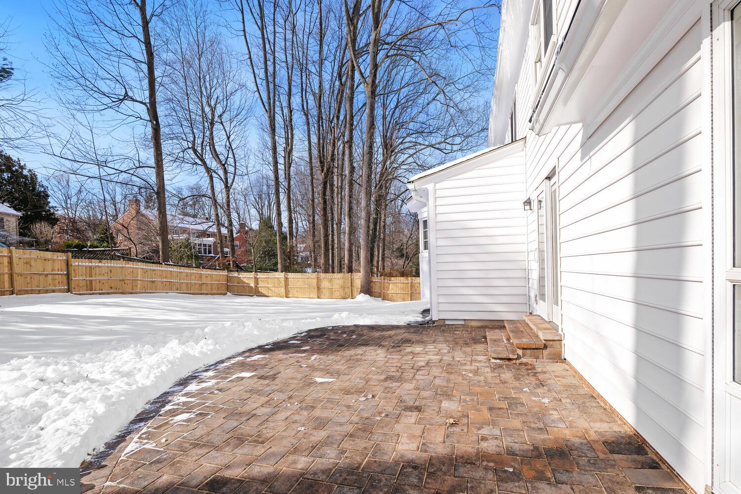 6513 WINDERMERE CIR